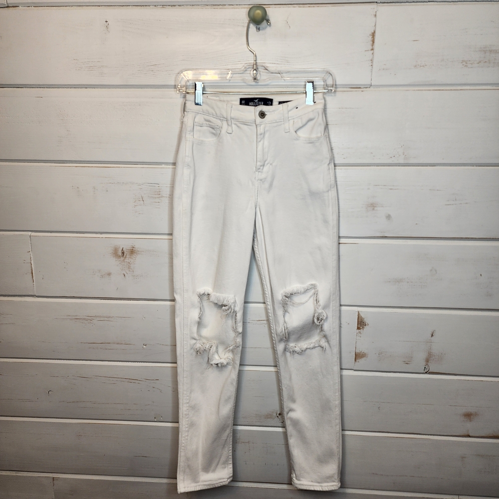 Hollister White Ultra High Rise Mom Jeans W24 L27